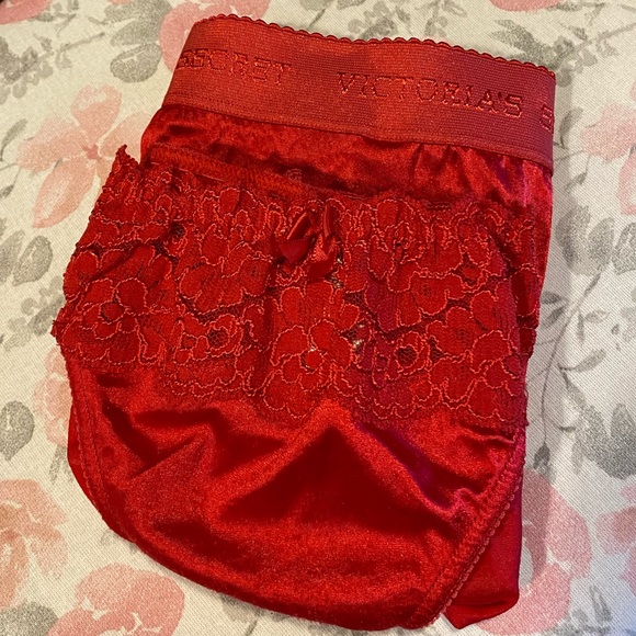 💋SOLD💋‘Victoria’s Secret’ TWO Pairs of Underwear - Picture 1 of 8